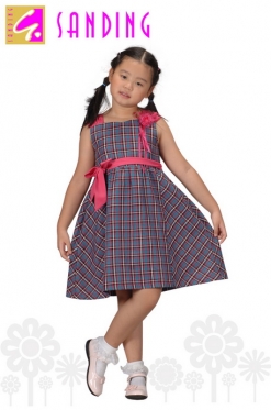 Đầm xòe rộng màu tím